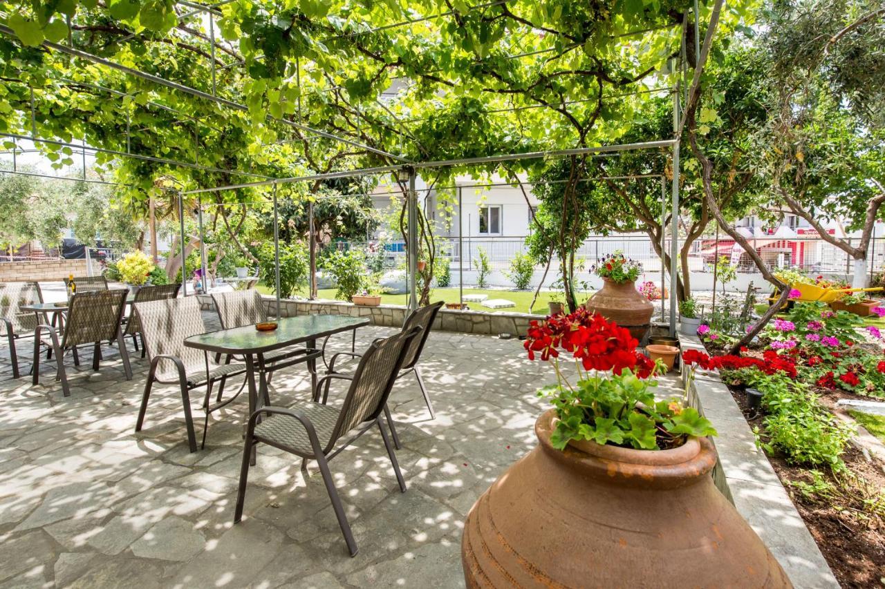 Ianos Apartments Potos Bagian luar foto