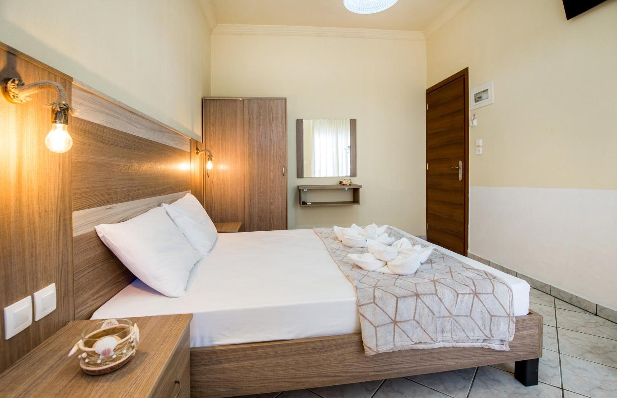 Ianos Apartments Potos Bagian luar foto