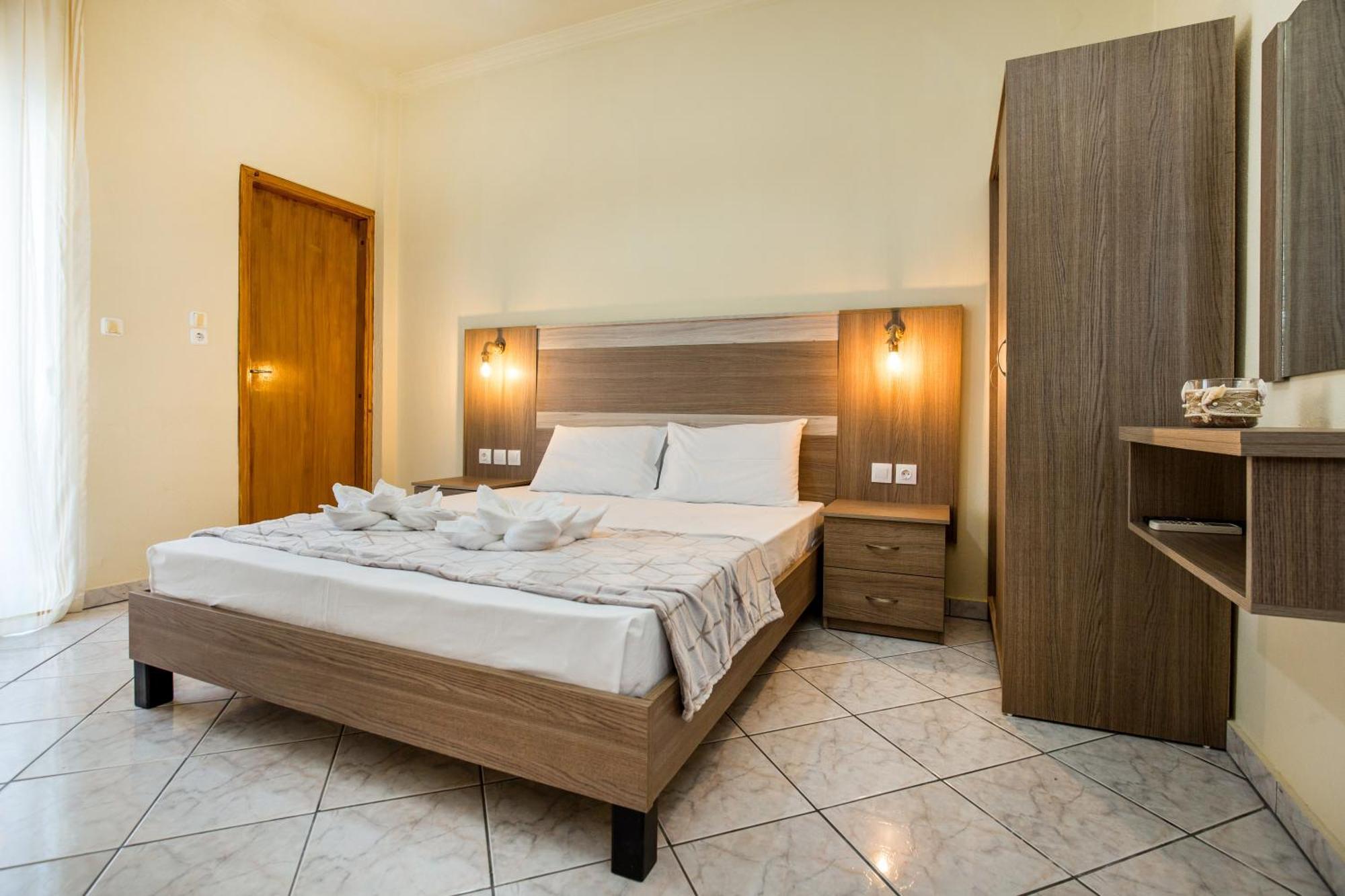Ianos Apartments Potos Bagian luar foto