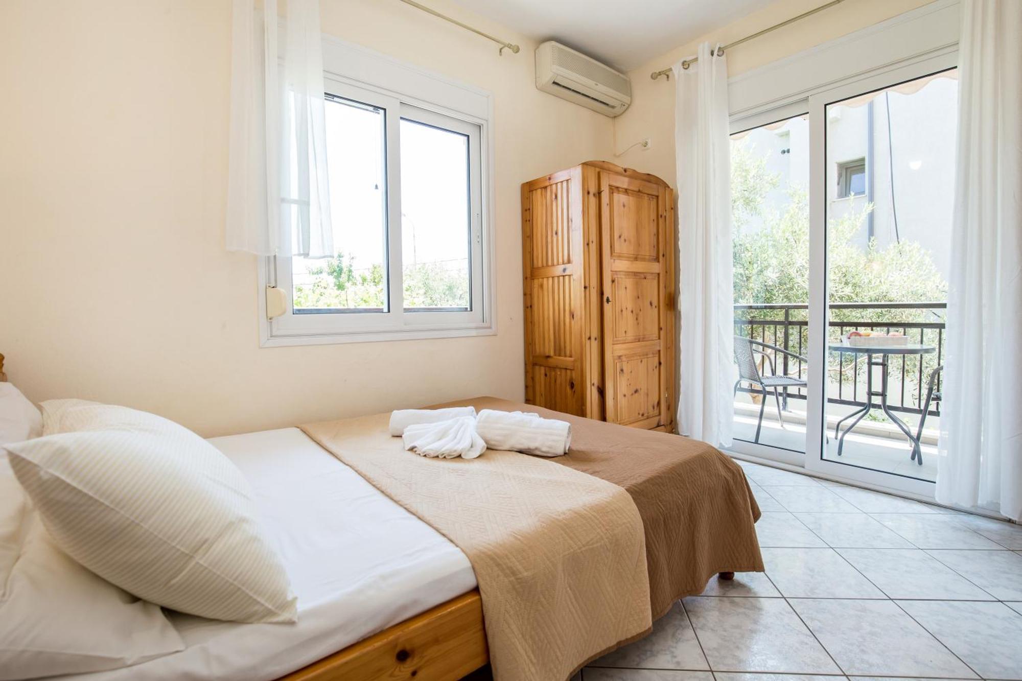 Ianos Apartments Potos Bagian luar foto