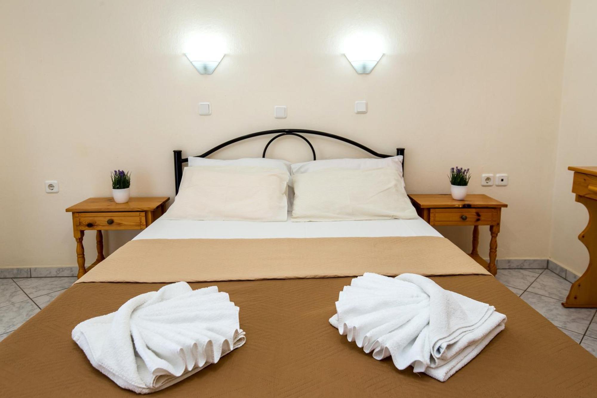 Ianos Apartments Potos Bagian luar foto
