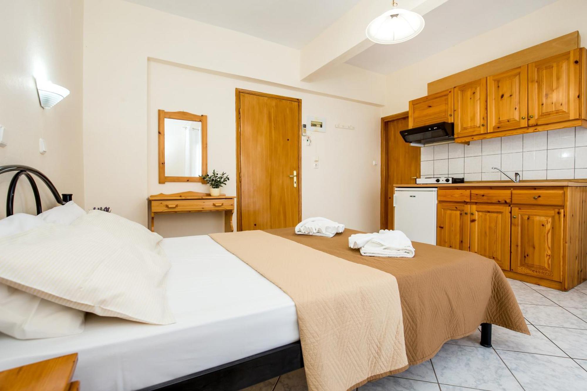 Ianos Apartments Potos Bagian luar foto