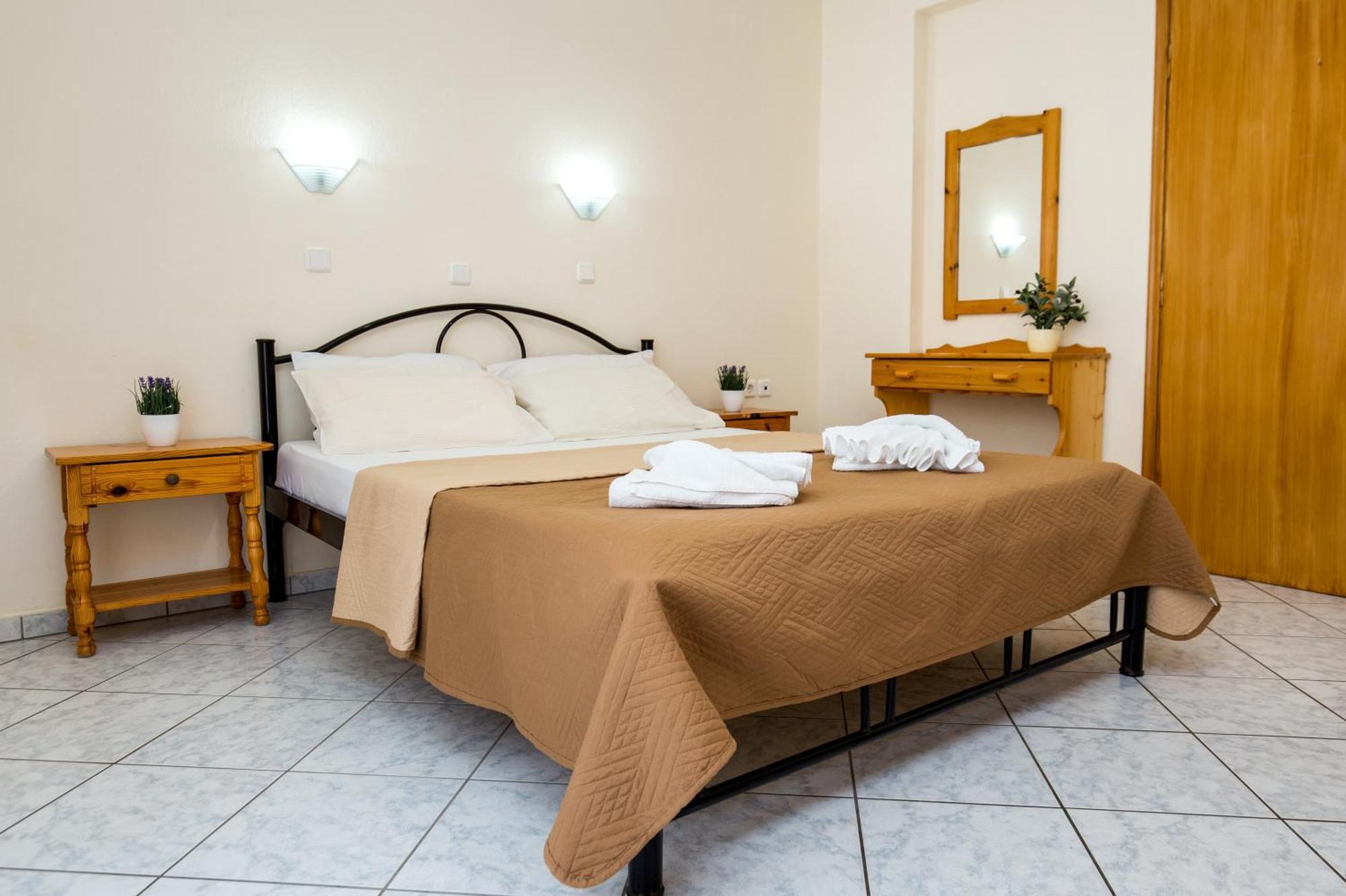 Ianos Apartments Potos Bagian luar foto
