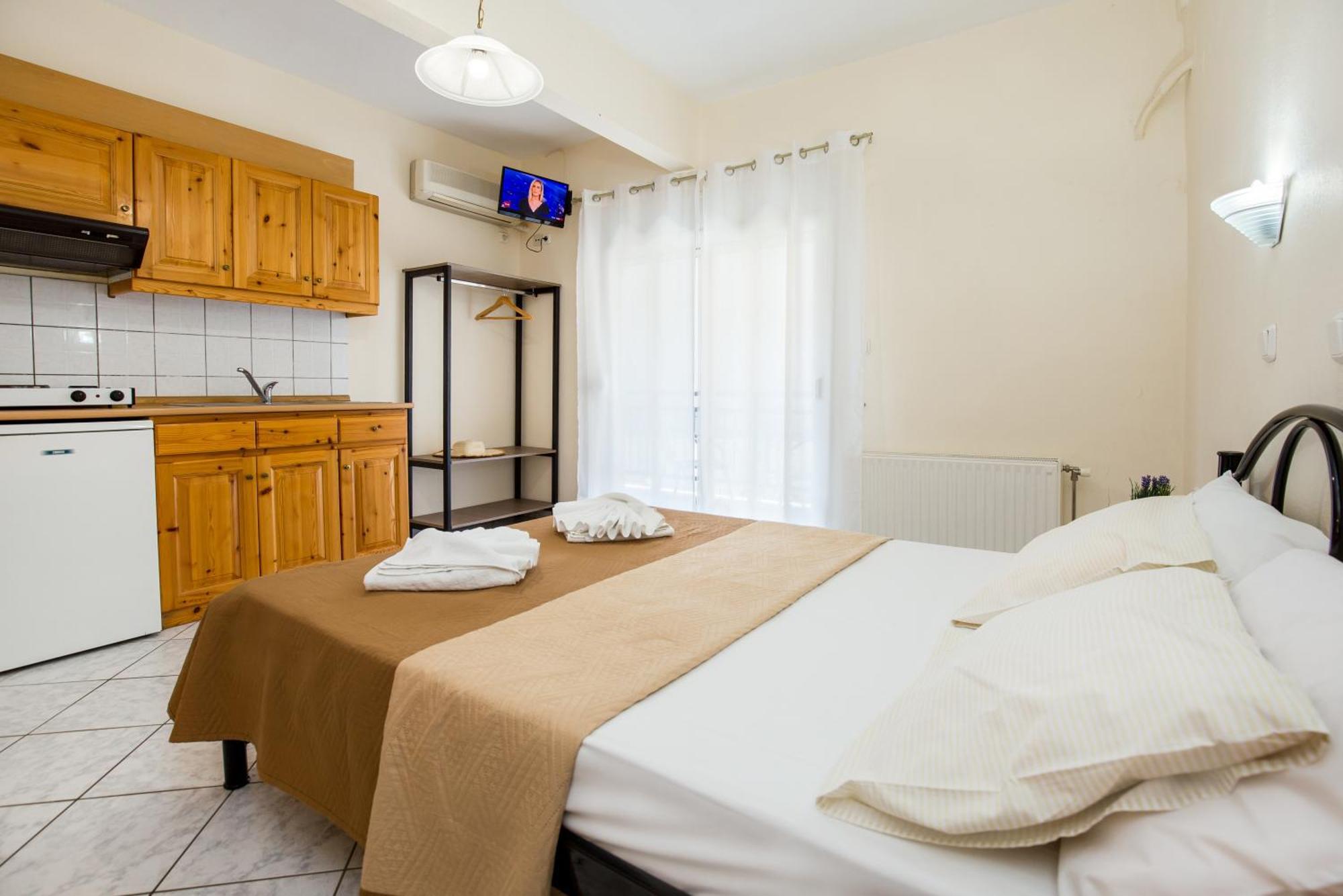 Ianos Apartments Potos Bagian luar foto